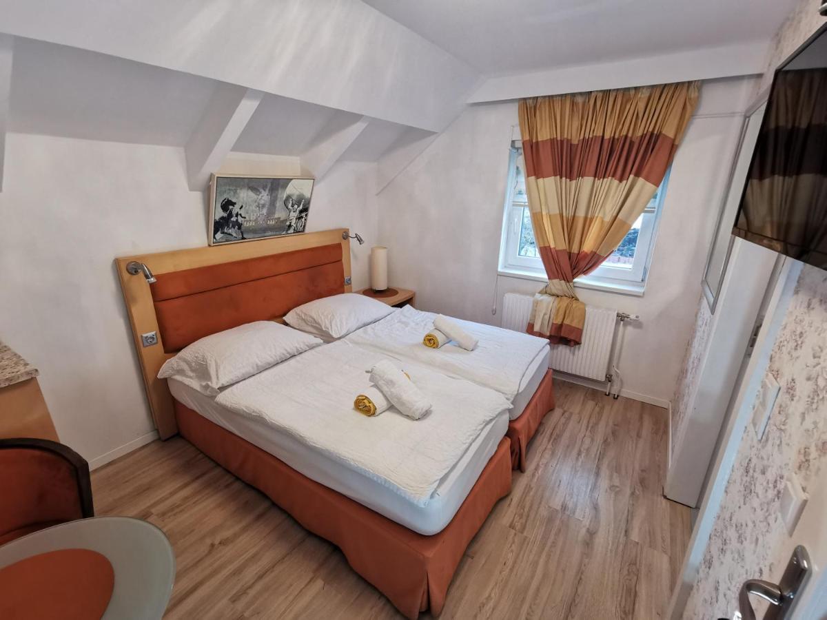Pension Föhrenhain Gerasdorf bei Wien Exterior foto